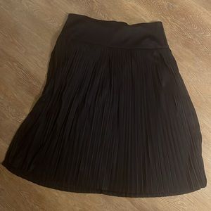 NWOT beautiful pleated “a new day” skirt